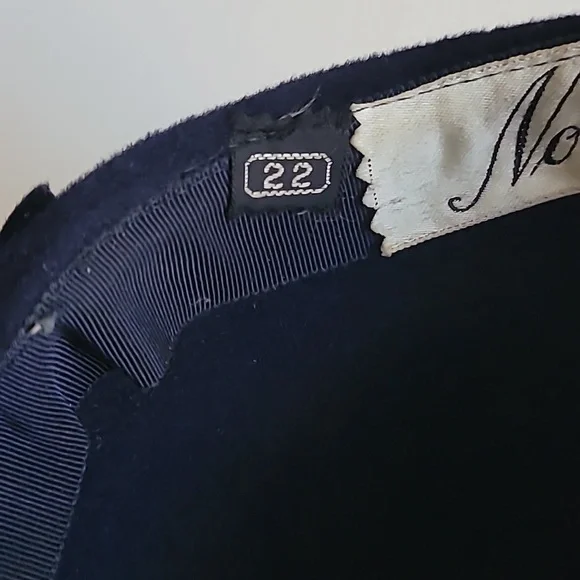 Vintage Noreen Navy Velvet fashion hat - Picture 9 of 9